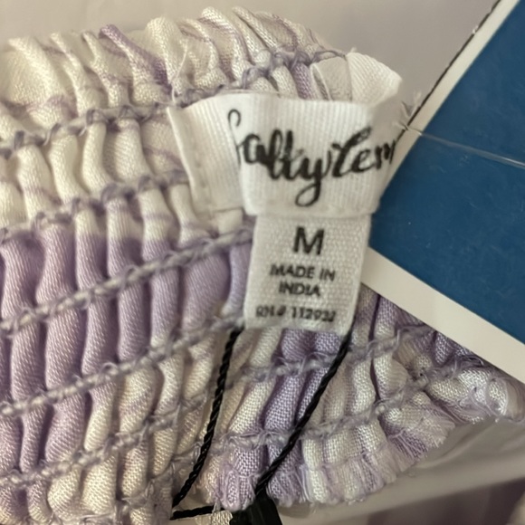 Adorable ‘Salty Lemon’ Hawaiian print crop top - Picture 3 of 4